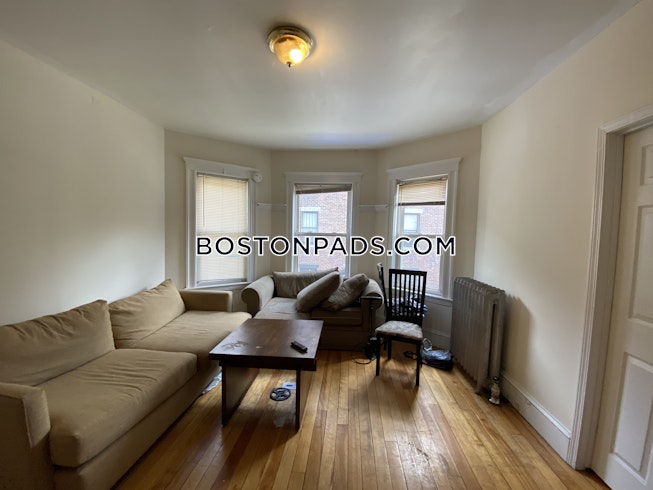 Boston - $4,200 /mo