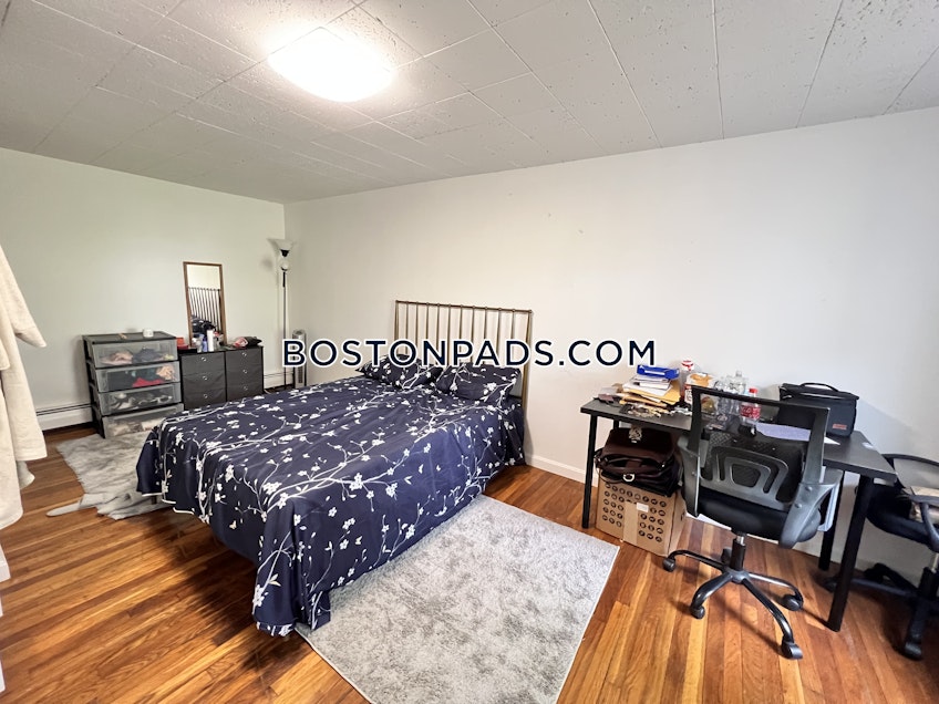 Boston - $3,975 /month