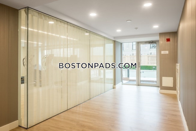 Boston - $3,500 /mo