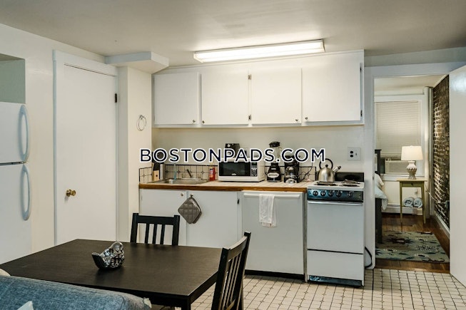 Boston - $2,600 /mo