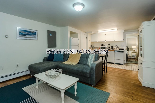 Boston - $2,600 /mo