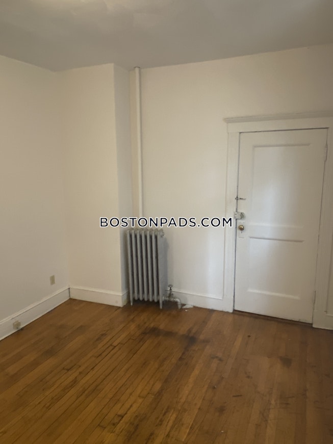 Boston - $3,250 /mo