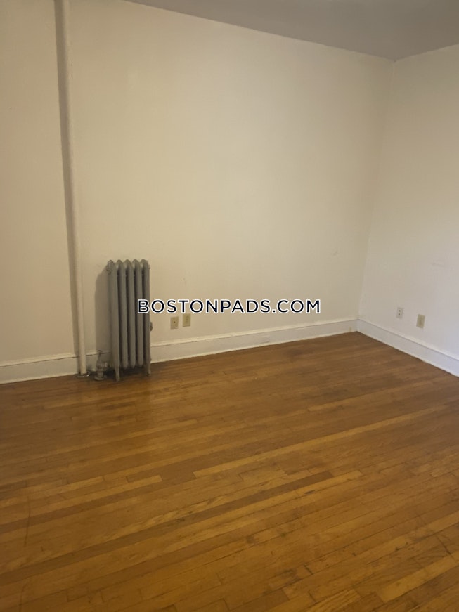 Boston - $3,250 /mo