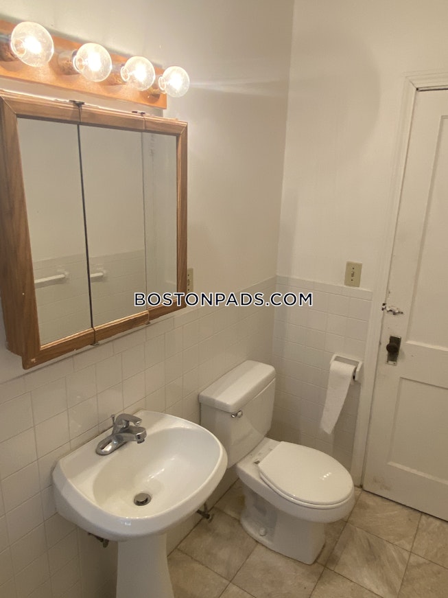 Boston - $3,250 /mo