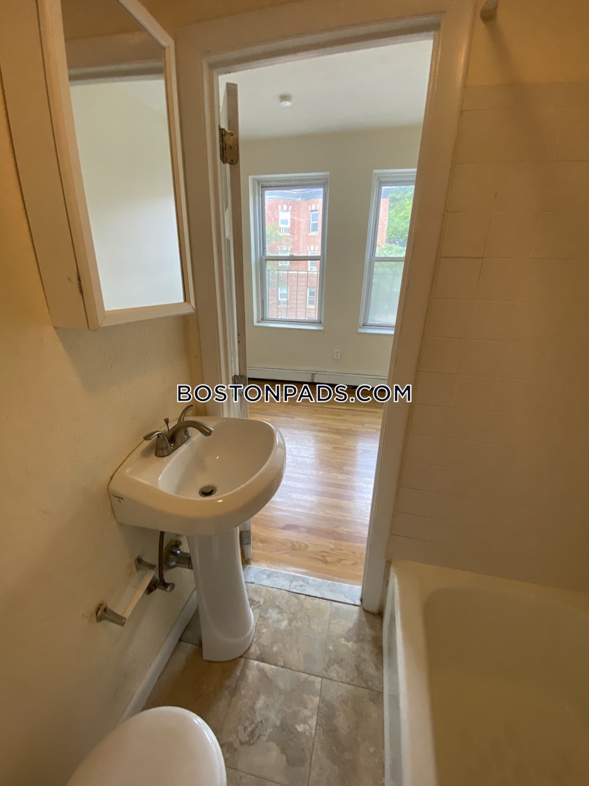 Boston - $1,675 /month