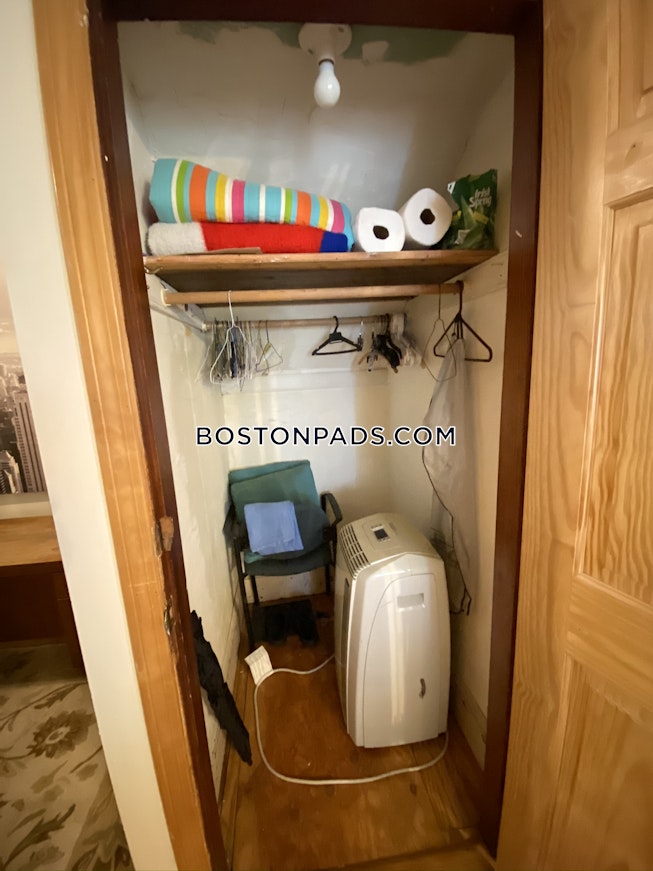 Boston - $6,000 /mo