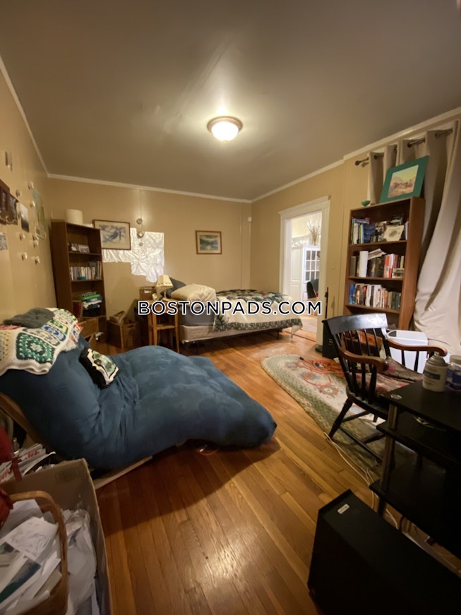 Boston - $1,900 /mo