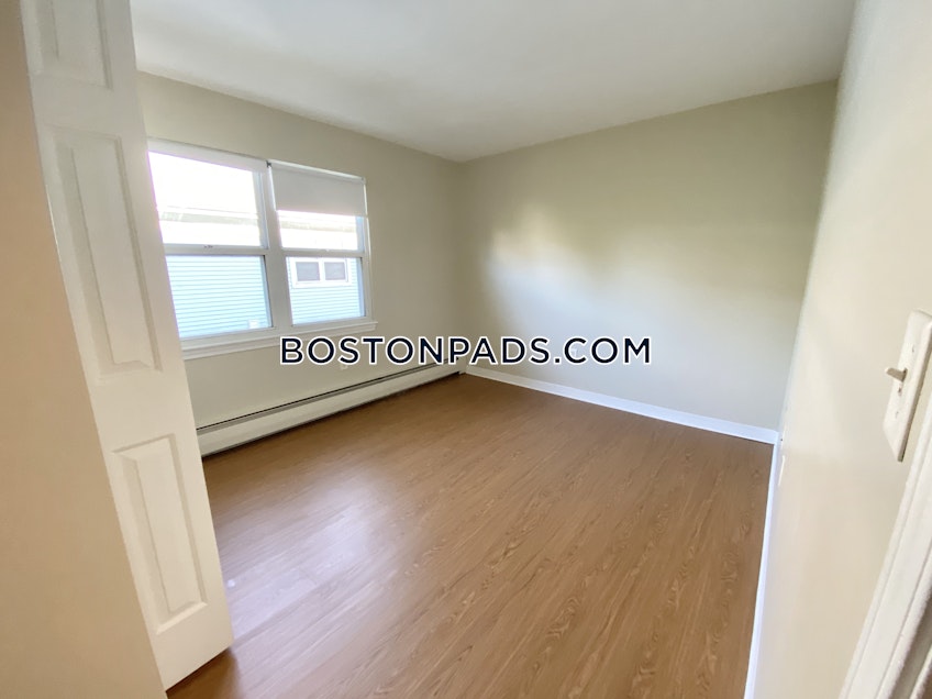 Boston - $3,890 /month