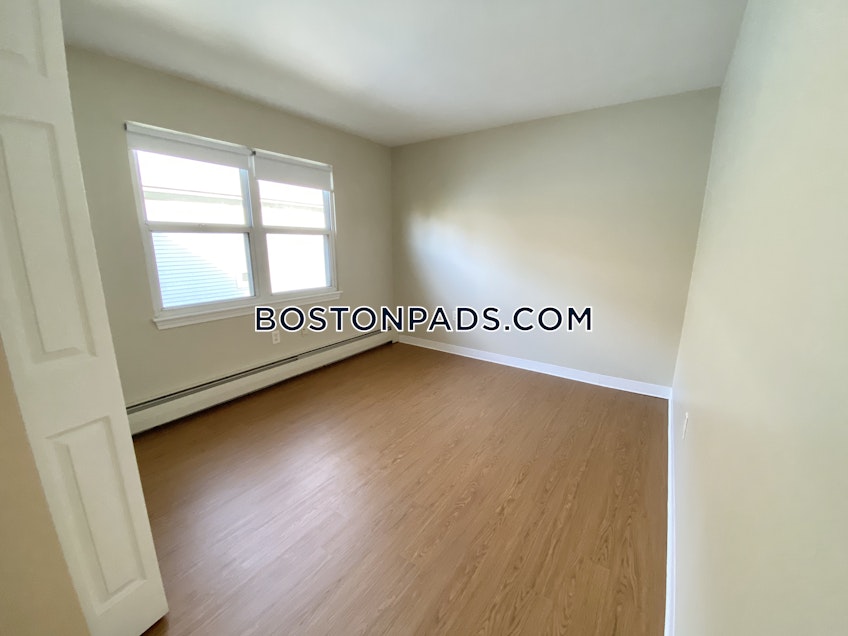 Boston - $3,890 /month