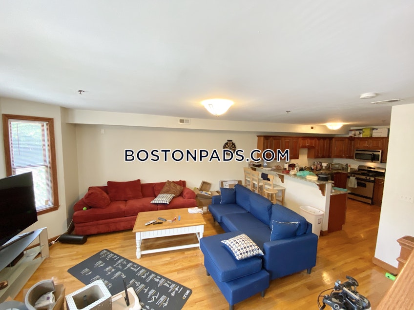 Boston - $5,200 /month