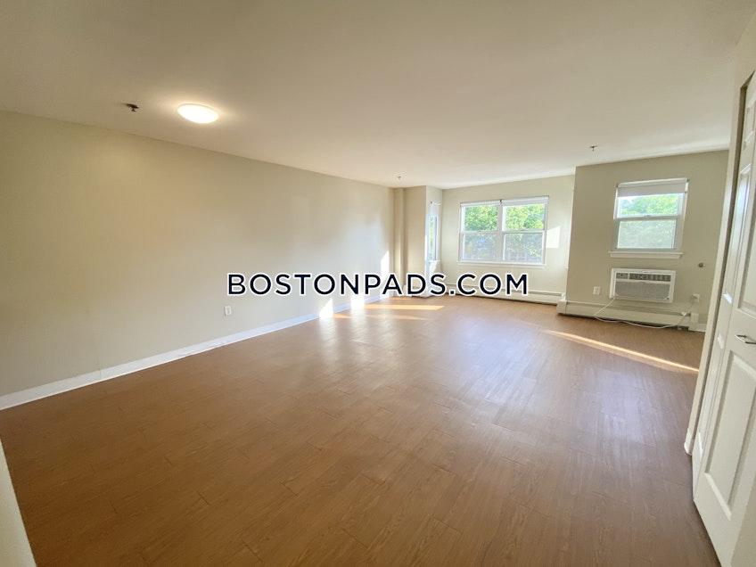 Boston - $3,600 /month