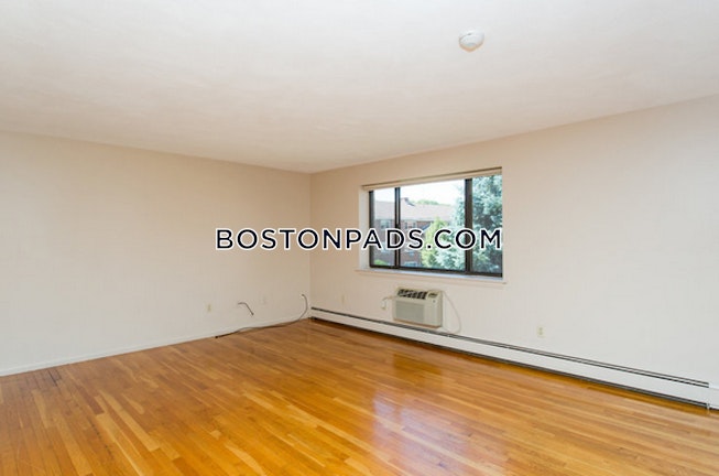 Waltham - $2,800 /mo