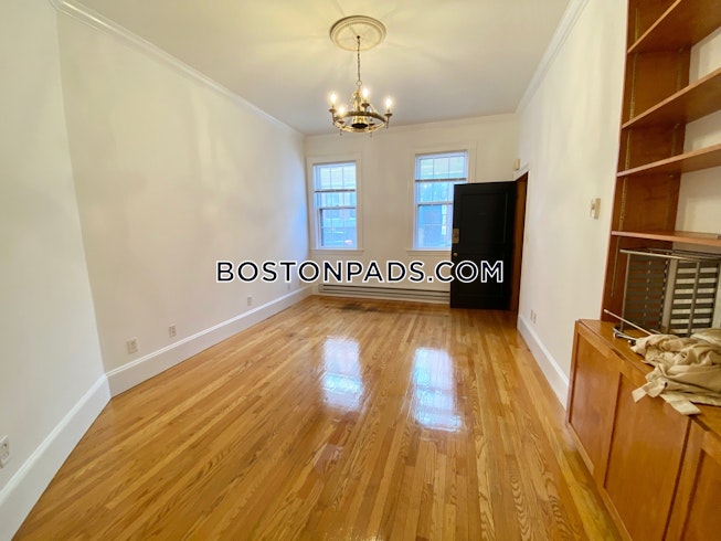 Boston - $3,250 /mo