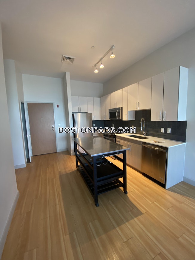 Boston - $3,100 /mo