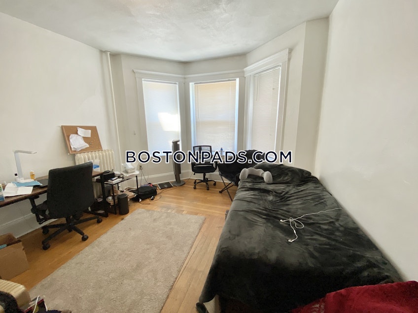 Boston - $3,300 /month