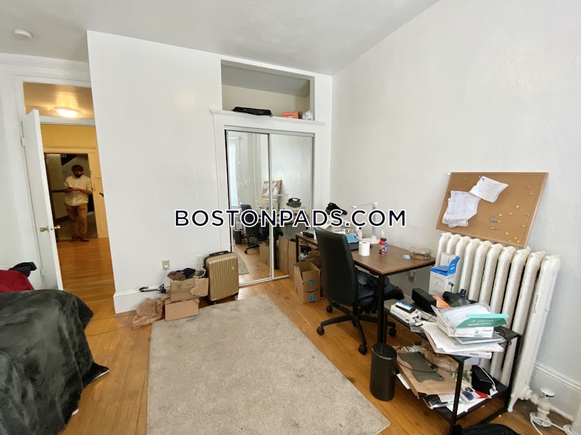 Boston - $3,300 /month