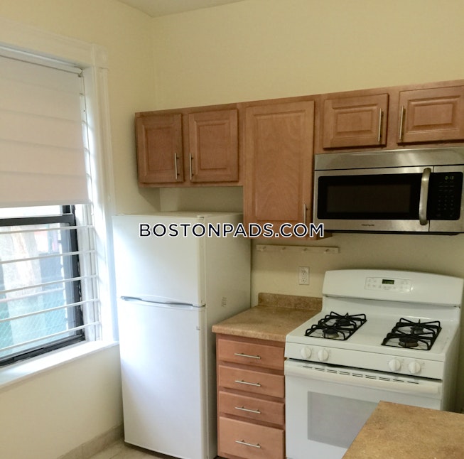 Boston - $2,500 /mo