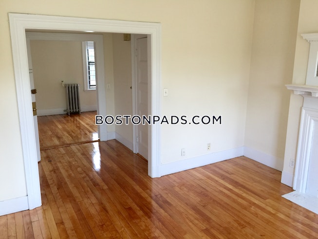 Boston - $2,500 /mo