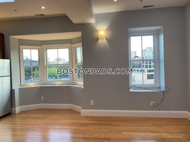 Boston - $3,000 /mo