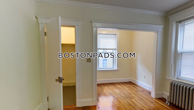 Boston - $2,500 /mo