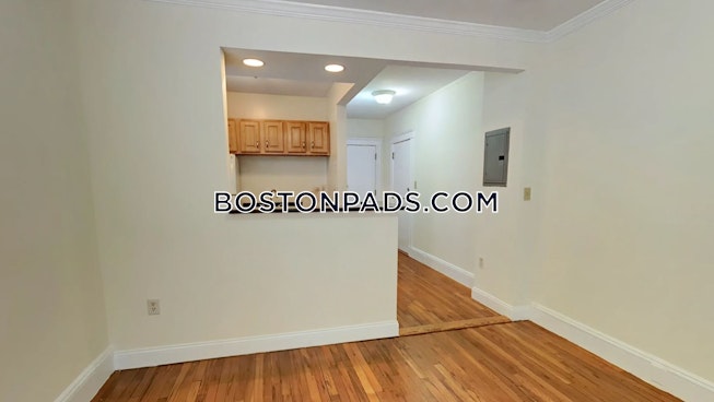 Boston - $2,500 /mo