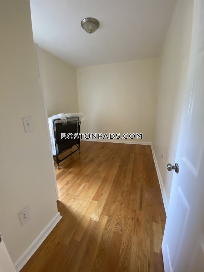 Boston - $3,000 /mo