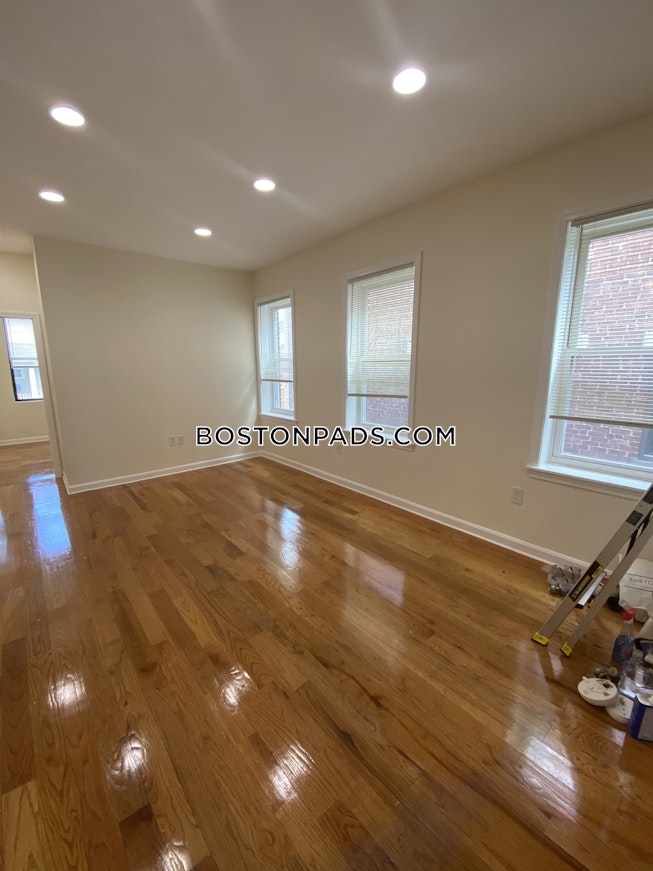 Boston - $3,000 /mo