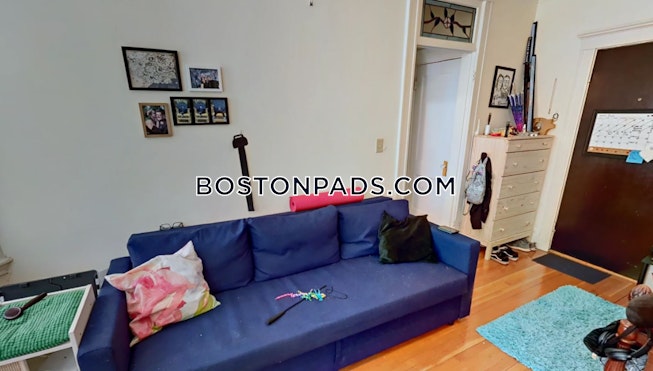 Boston - $2,300 /mo