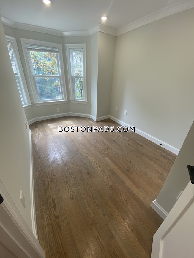 Boston - $2,970 /mo