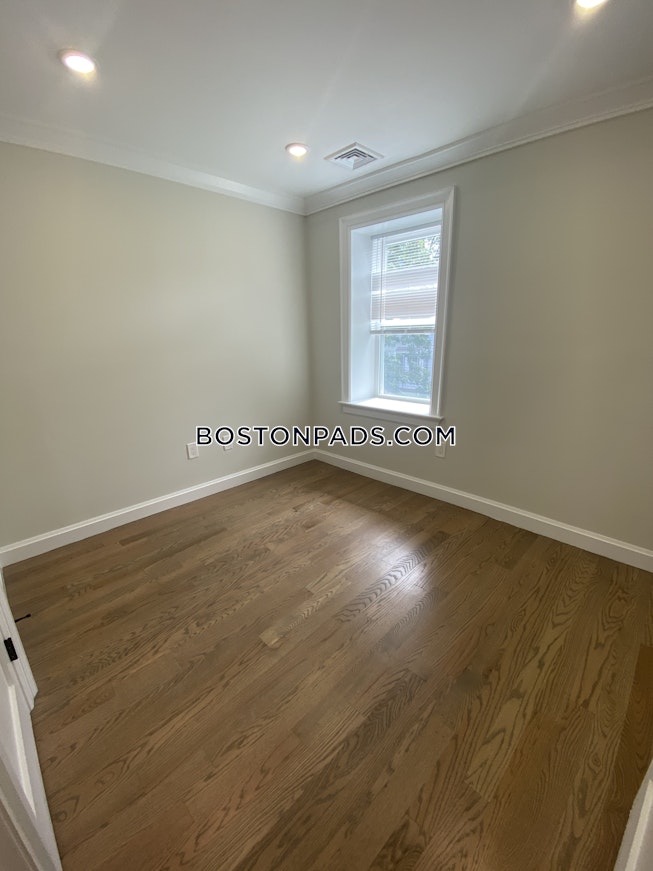 Boston - $2,970 /mo