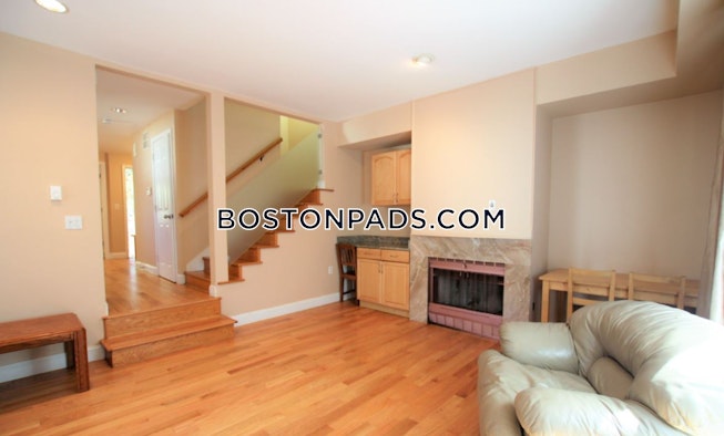 Boston - $6,400 /mo