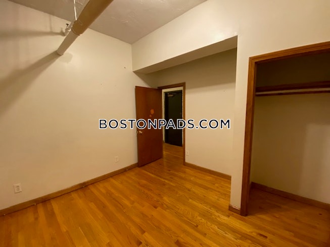 Boston - $4,850 /mo