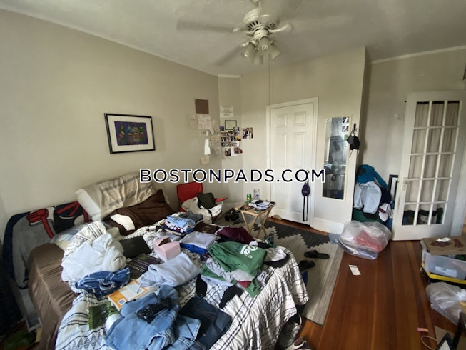 Boston - $2,900 /mo