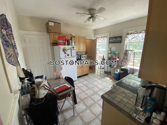 Boston - $2,900 /mo