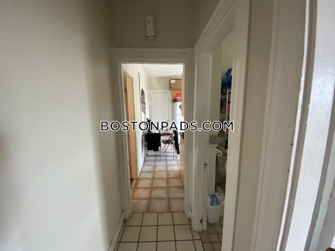 Boston - $2,900 /mo