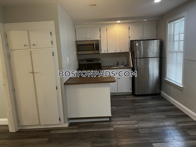 Boston - $2,400 /mo