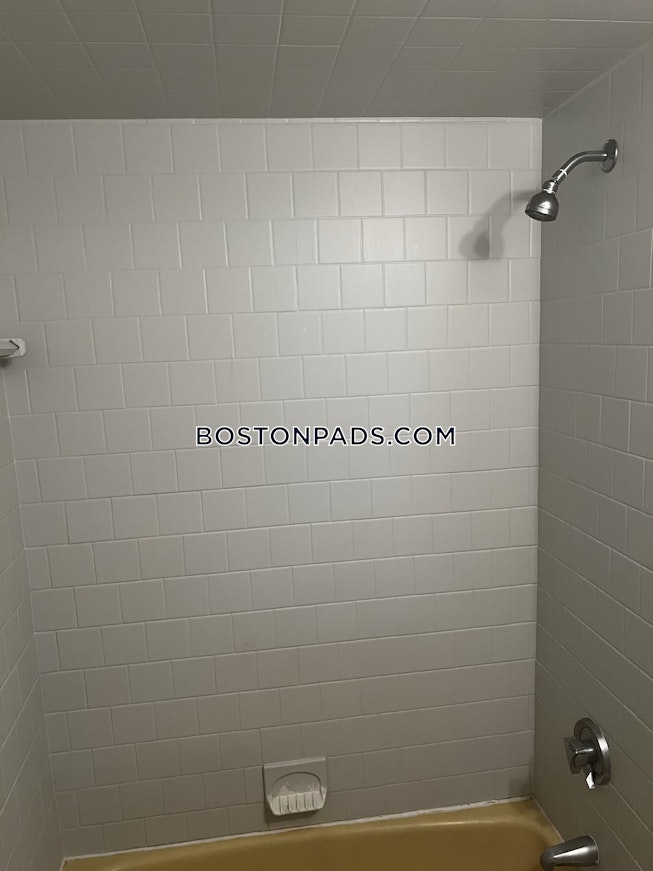 Boston - $2,400 /mo