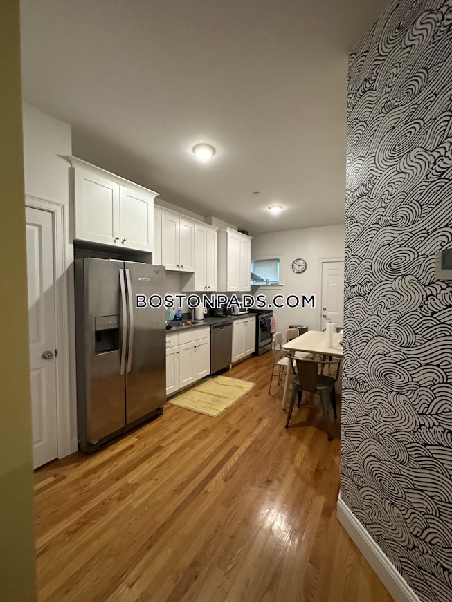 Boston - $6,400 /mo