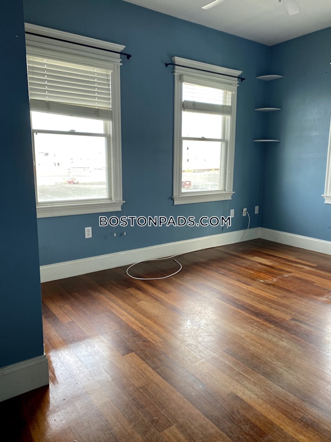 Boston - $4,000 /mo