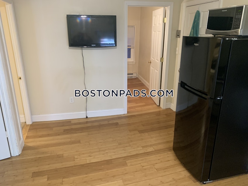 Boston - $2,600 /month