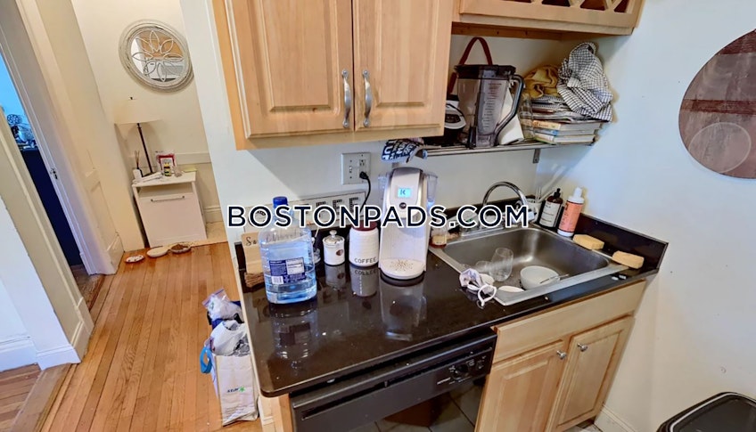 Boston - $2,600 /month