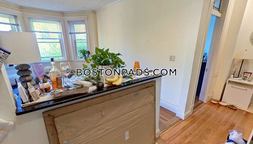 Boston - $2,600 /month