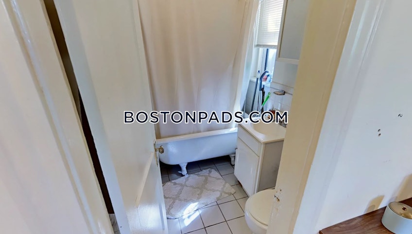 Boston - $2,600 /month