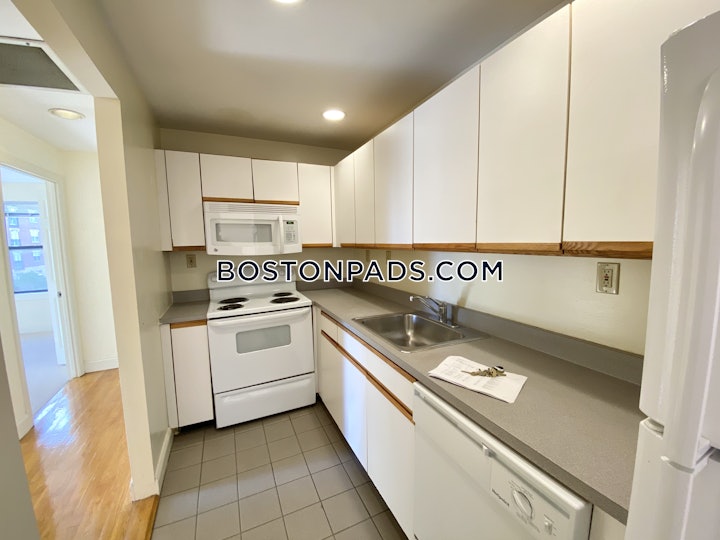 fenwaykenmore-2-beds-1-bath-boston-4300-4549124 