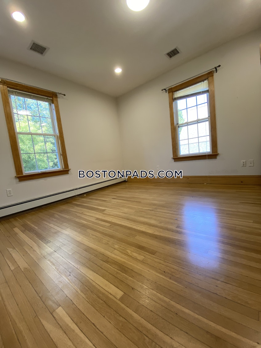 Boston - $4,000 /month