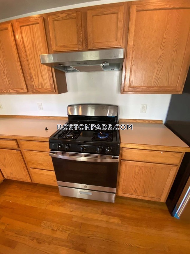 Boston - $5,000 /mo