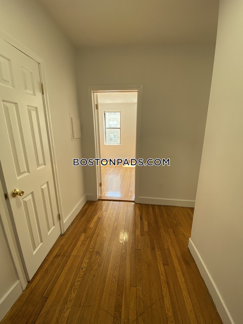 Boston - $1,700 /month