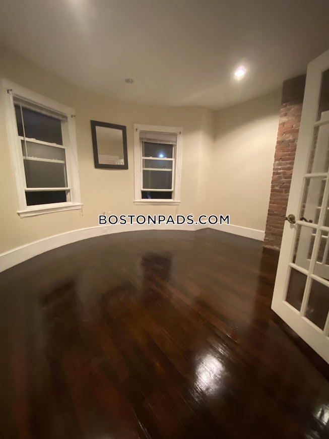 Boston - $3,500 /mo