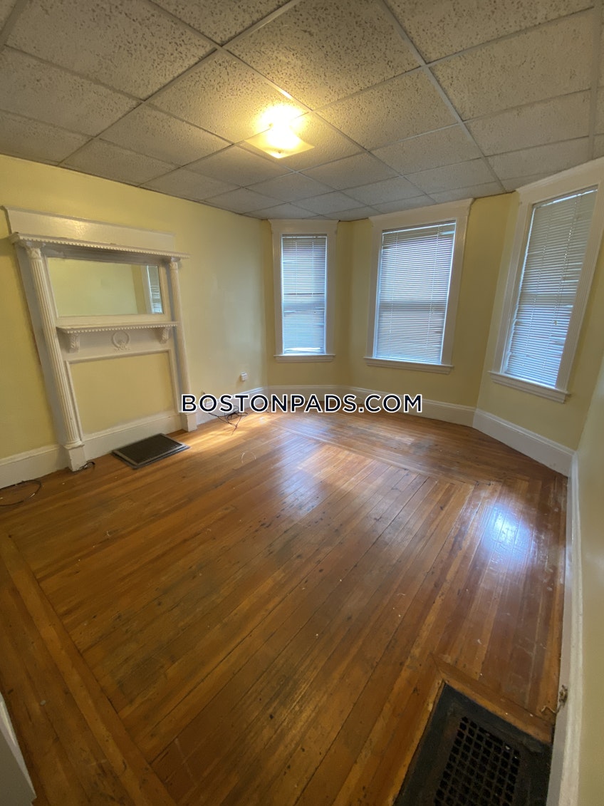 Boston - $2,800 /month