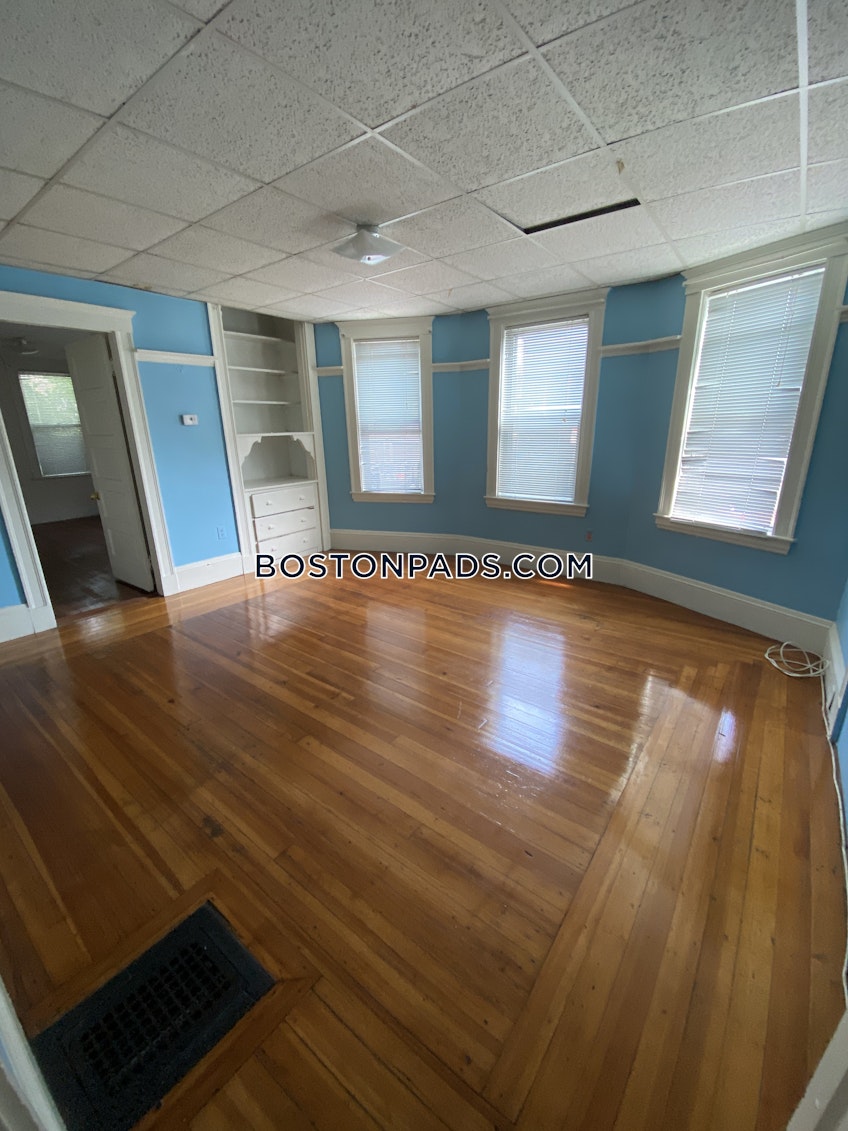 Boston - $2,800 /month